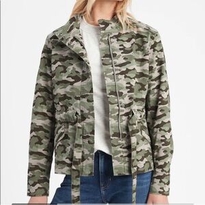Banana Republic Tie Waist Green Camo Utility Jacket size Small
